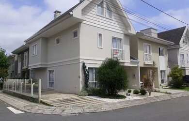 Imagem: A casa em condomínio possui 4 Dormitórios, 5 Banheiros, 2