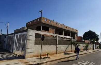 Imagem: A casa possui 2 Dormitórios, 1 Banheiro e 357m² de Área e