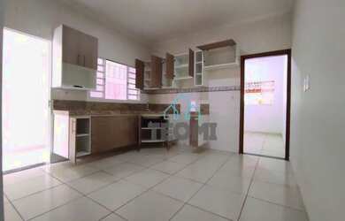 Imagem: A casa possui 2 Dormitórios, 2 Banheiros, 2 Vagas na garagem