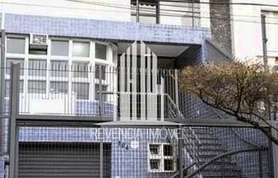 Imagem: O depósito possui 2 Vagas na garagem, 256m² de Área e está