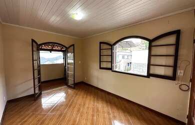 Imagem: A casa possui 2 Dormitórios, 1 Banheiro, 75m² de Área e