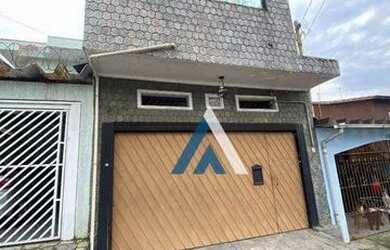 Imagem: A casa possui 3 Dormitórios, 4 Banheiros, 2 Vagas na garagem