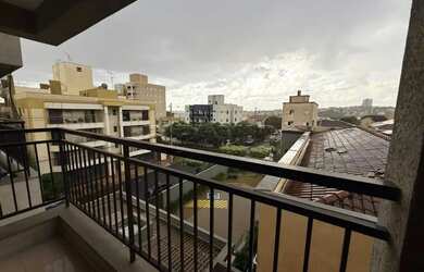 Imagem: O apartamento possui 1 Dormitório, 1 Banheiro, 1 Vaga na garagem