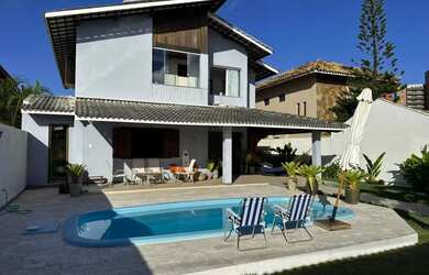 Imagem: A casa em condomínio possui 5 Dormitórios, 5 Banheiros, 2