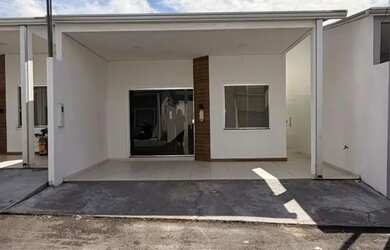 Imagem: A casa em condomínio possui 2 Dormitórios, 2 Banheiros, 2
