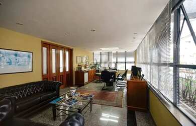 Imagem: O depósito possui 5 Vagas na garagem, 1.000m² de Área e