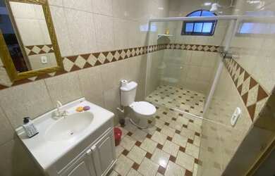 Imagem: A casa possui 2 Dormitórios, 3 Banheiros, 3 Vagas na garagem