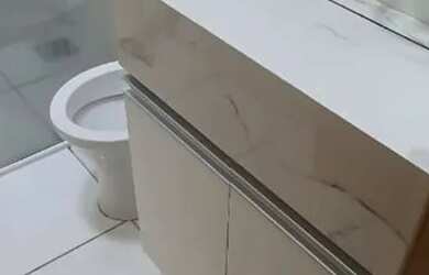 Imagem: O apartamento possui 2 Dormitórios, 1 Banheiro e 1 Vaga na