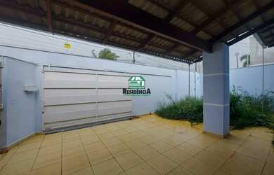 Imagem: A casa possui 3 Dormitórios, 3 Banheiros, 3 Vagas na garagem