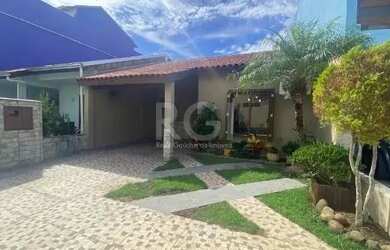 Imagem: A casa em condomínio possui 2 Dormitórios, 1 Banheiro, 3 Vagas