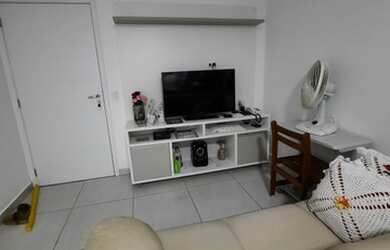 Imagem: O apartamento possui 2 Dormitórios, 1 Banheiro, 1 Vaga na garagem