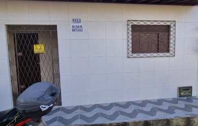 Imagem: A casa possui 2 Dormitórios, 1 Banheiro e está localizado