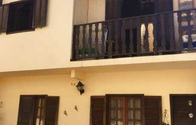 Imagem: A casa possui 3 Dormitórios, 2 Banheiros, 1 Vaga na garagem