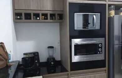 Imagem: A casa possui 3 Dormitórios, 1 Banheiro, 2 Vagas na garagem