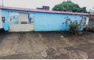 Imagem: A casa possui 3 Dormitórios, 3 Banheiros, 3 Vagas na garagem