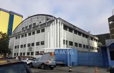 Imagem: O depósito possui 2.720m² de Área e está localizado em