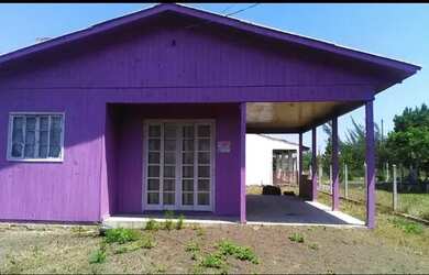 Imagem: A casa para alugar possui 2 Dormitórios, 1 Banheiro e 2 Vagas