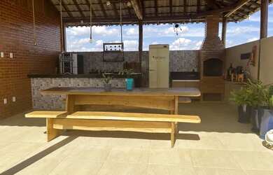 Imagem: A casa em condomínio possui 4 Dormitórios, 3 Banheiros, 4