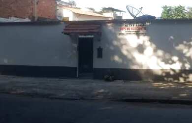 Imagem: A casa possui 1 Dormitório, 1 Banheiro, 30m² de Área e está