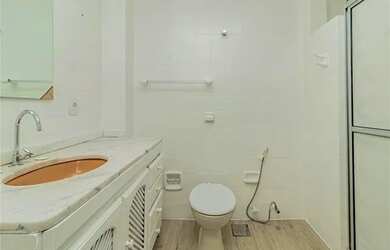 Imagem 14: Apartamento com 2 Dormitorio s localizado a no bairro Mont Serrat em Porto...