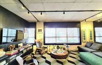 Imagem: O apartamento possui 1 Dormitório, 1 Banheiro, 2 Vagas na garagem