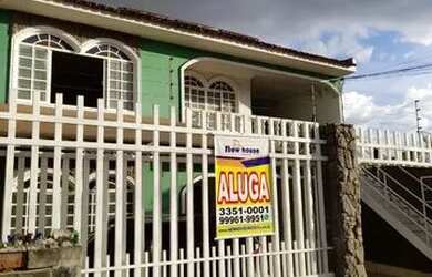 Imagem: A casa possui 2 Dormitórios, 1 Banheiro, 1 Vaga na garagem
