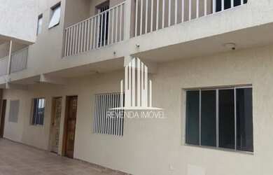 Imagem: A casa em condomínio possui 2 Dormitórios, 3 Banheiros, 3