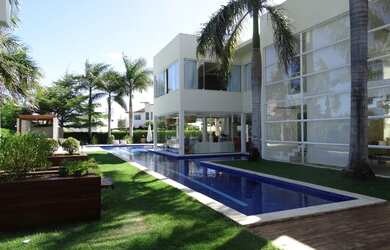 Imagem: A casa em condomínio possui 5 Dormitórios, 5 Banheiros, 5