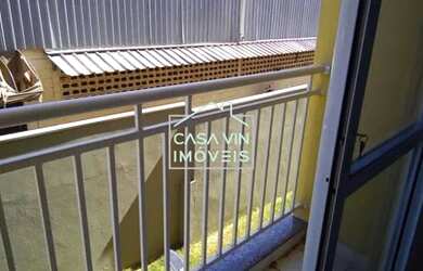 Imagem: O apartamento possui 2 Dormitórios, 1 Banheiro, 1 Vaga na garagem