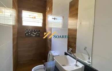 Imagem: A casa possui 2 Dormitórios, 1 Banheiro, 2 Vagas na garagem