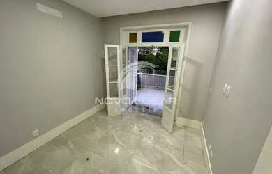 Imagem: O apartamento possui 2 Dormitórios, 2 Banheiros e 78m² de