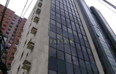 Imagem: O depósito possui 5 Vagas na garagem, 2.318m² de Área e