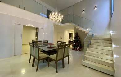 Imagem: A casa em condomínio possui 4 Dormitórios, 5 Banheiros, 4