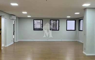 Imagem: O depósito possui 1 Vaga na garagem, 42m² de Área e está