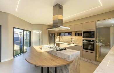 Imagem: A casa em condomínio possui 3 Dormitórios, 5 Banheiros, 4