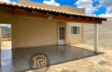 Imagem: A casa possui 2 Dormitórios, 1 Banheiro, 2 Vagas na garagem