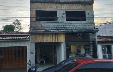 Imagem: A casa possui 3 Dormitórios, 1 Banheiro, 80m² de Área e