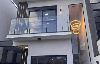 Imagem: A casa em condomínio possui 3 Dormitórios, 4 Banheiros, 2