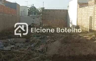 Imagem: O terreno possui 250m² de Área e está localizado em Laranjeiras