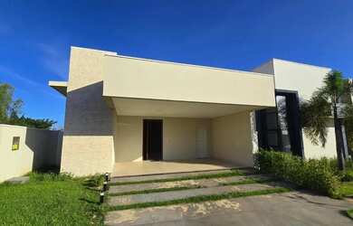 Imagem: A casa em condomínio possui 3 Dormitórios, 4 Banheiros, 2