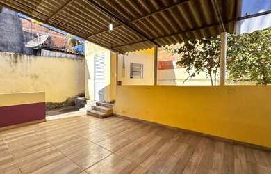 Imagem 3: Casa Térrea à venda com 2 dormitórios e churrasqueira no quintal na...