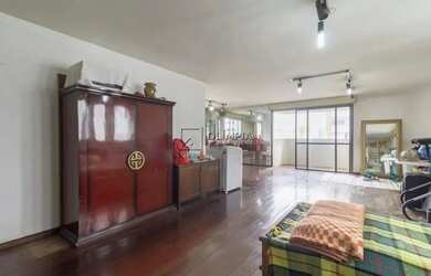 Imagem: O apartamento possui 3 Dormitórios, 5 Banheiros, 2 Vagas na