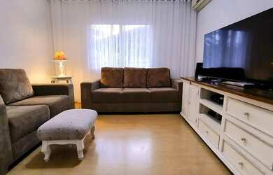 Imagem 16: Casa com 210 m² em localização privilegiada com área de festas e piscina