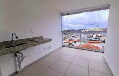 Imagem: O apartamento possui 2 Dormitórios, 1 Banheiro, 1 Vaga na garagem