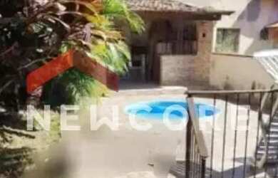 Imagem: A casa possui 3 Dormitórios, 4 Banheiros e 160m² de Área