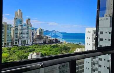 Imagem: O apartamento possui 3 Dormitórios, 1 Banheiro, 3 Vagas na