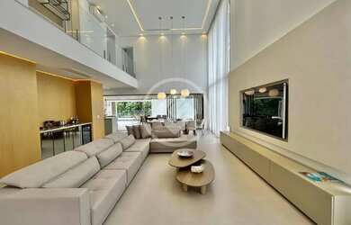 Imagem: A casa possui 5 Dormitórios, 5 Banheiros, 5 Vagas na garagem