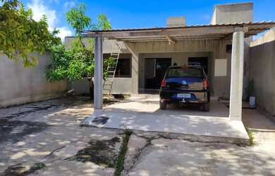 Imagem: A casa em condomínio possui 4 Dormitórios, 2 Banheiros, 4