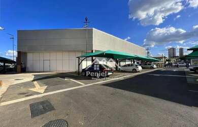 Imagem: O depósito possui 5 Vagas na garagem e 58m² de Área e está