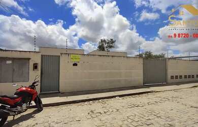 Imagem: A casa em condomínio possui 2 Dormitórios, 2 Banheiros, 1